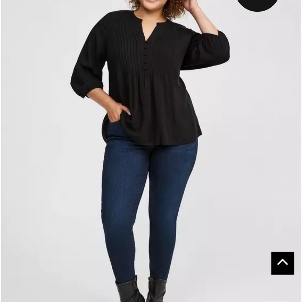 Torrid 3/4 Sleeve pleated Challis Top 4x